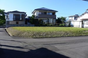 【小牧台の西南の角地の土地】